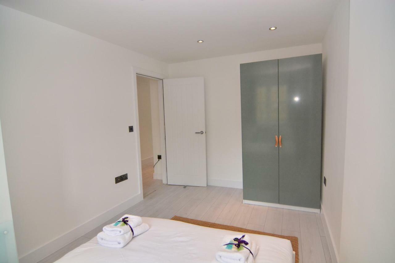 Apartment Wharf - Macarena Apartments Londra Exterior foto