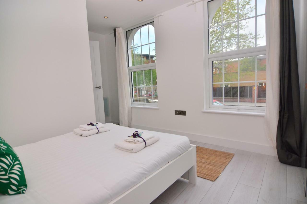 Apartment Wharf - Macarena Apartments Londra Exterior foto