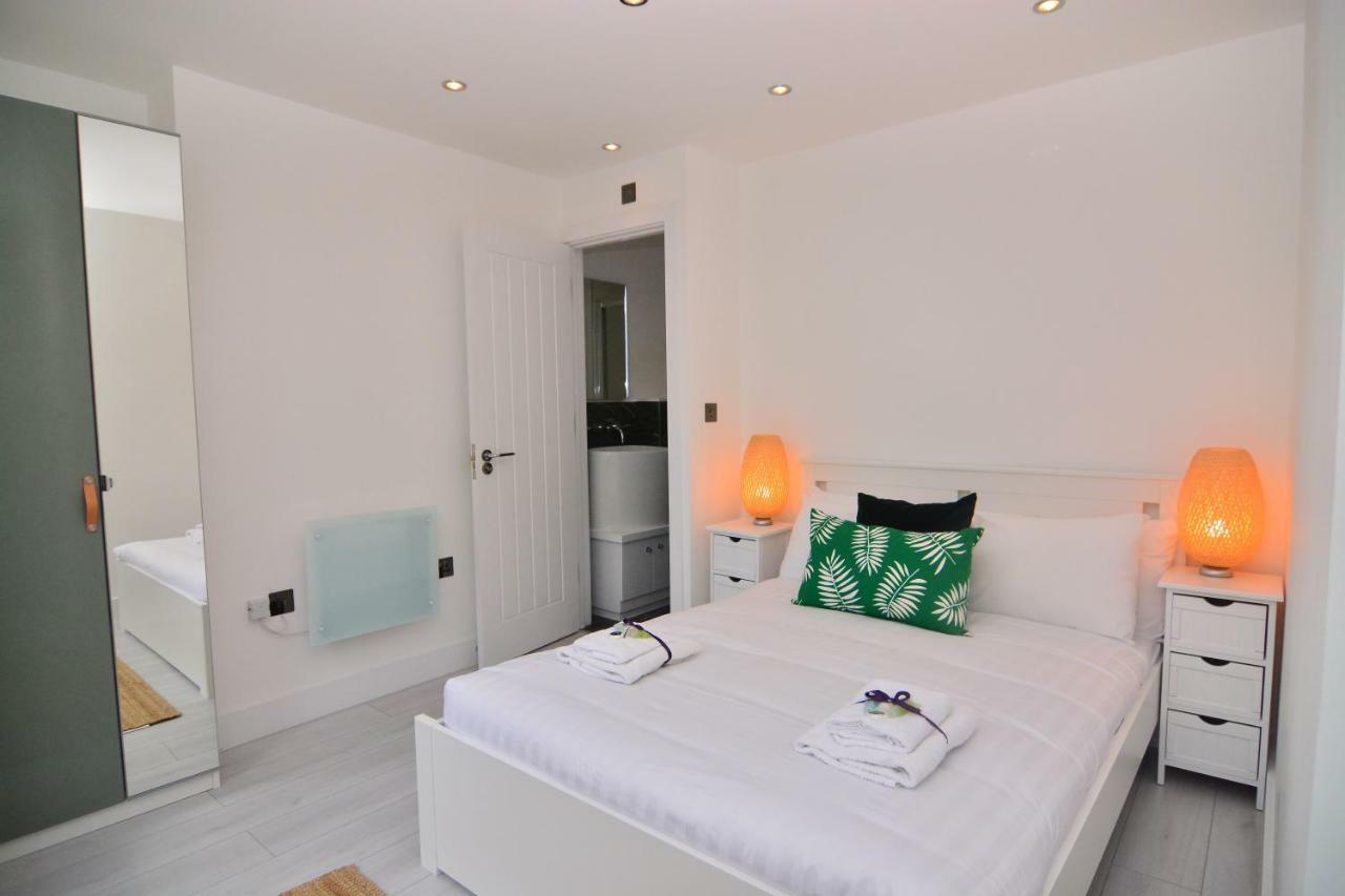 Apartment Wharf - Macarena Apartments Londra Exterior foto