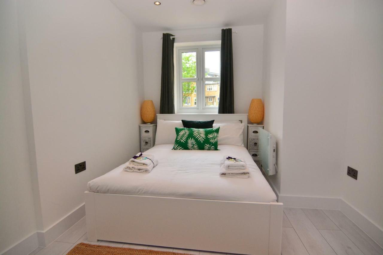 Apartment Wharf - Macarena Apartments Londra Exterior foto