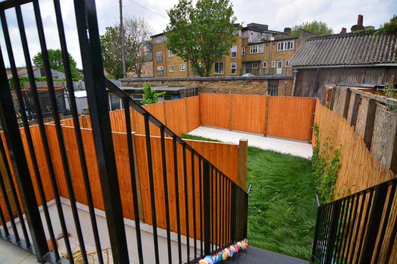 Apartment Wharf - Macarena Apartments Londra Exterior foto