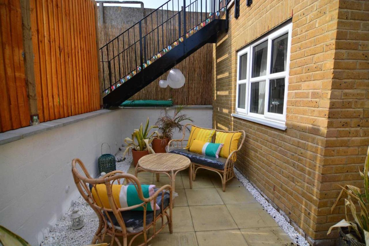Apartment Wharf - Macarena Apartments Londra Exterior foto
