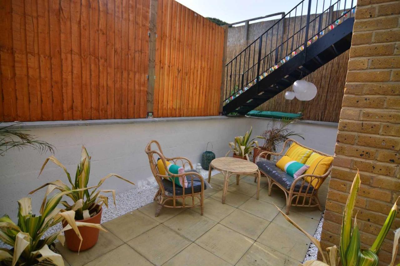 Apartment Wharf - Macarena Apartments Londra Exterior foto