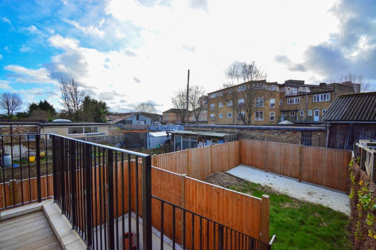 Apartment Wharf - Macarena Apartments Londra Exterior foto