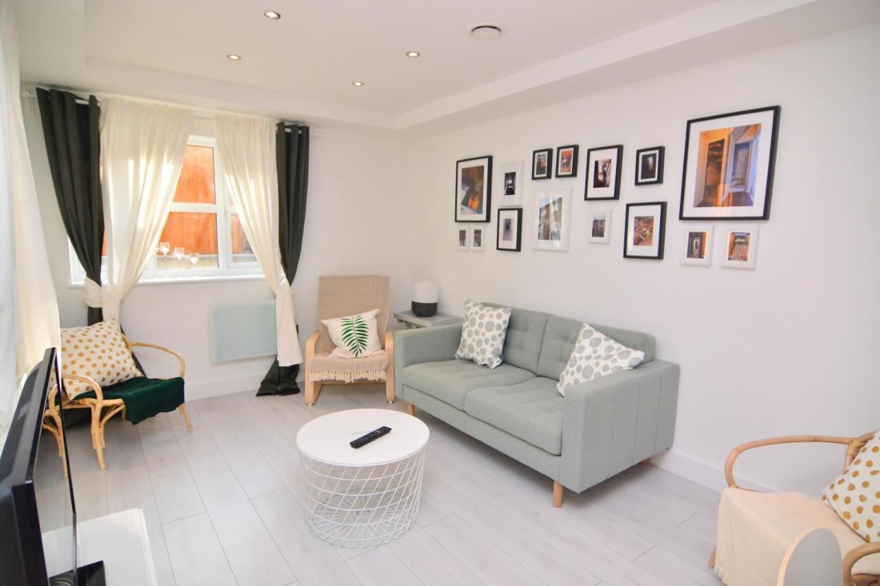 Apartment Wharf - Macarena Apartments Londra Exterior foto