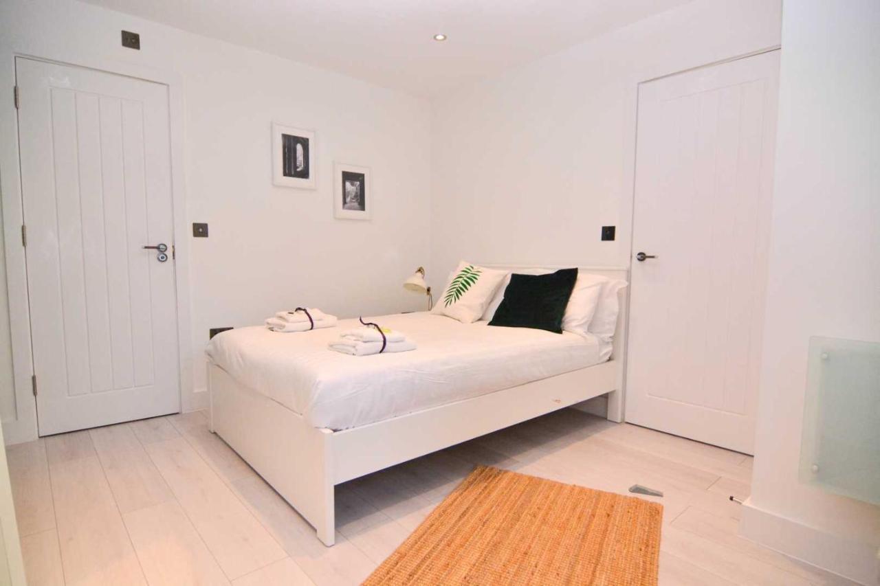 Apartment Wharf - Macarena Apartments Londra Exterior foto