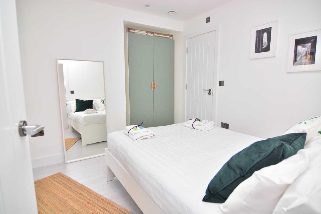 Apartment Wharf - Macarena Apartments Londra Exterior foto